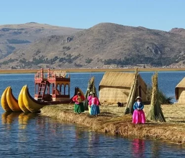 Islas flotantes de los Uros